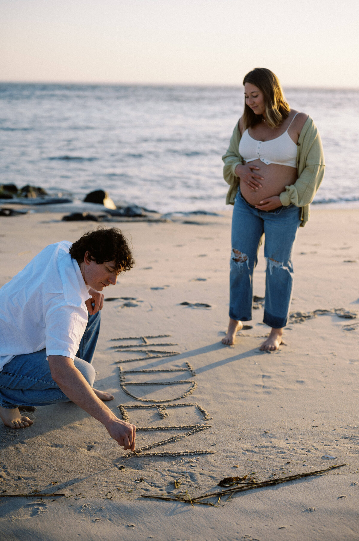 CapeMayLighthouse_BeachMaternitySession_TaylorNicollePhoto-42