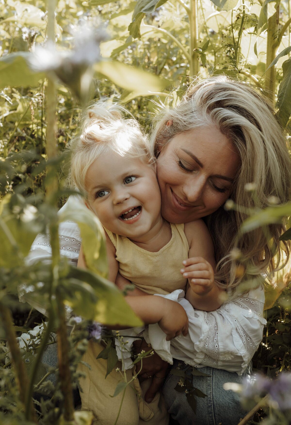 motherhood fotografie limburg, motherhood shoot limburg, motherhood shoot haelen, motherhood shoot roermond, motherhood shoot leudal, motherhood fotografie, motherhood shoot limburg, motherhood shoot brabant, moeder en kind fotografie limburg, moeder en kind fotografie, 
