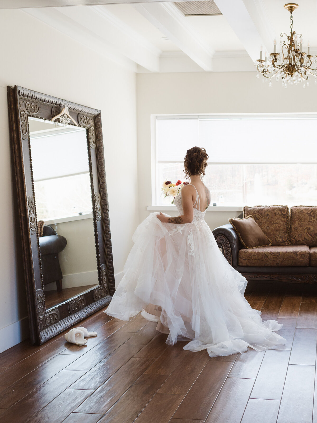 whimsical-wedding-photographer-nj-by-suess-moments-at-the-perona-farms-refinery