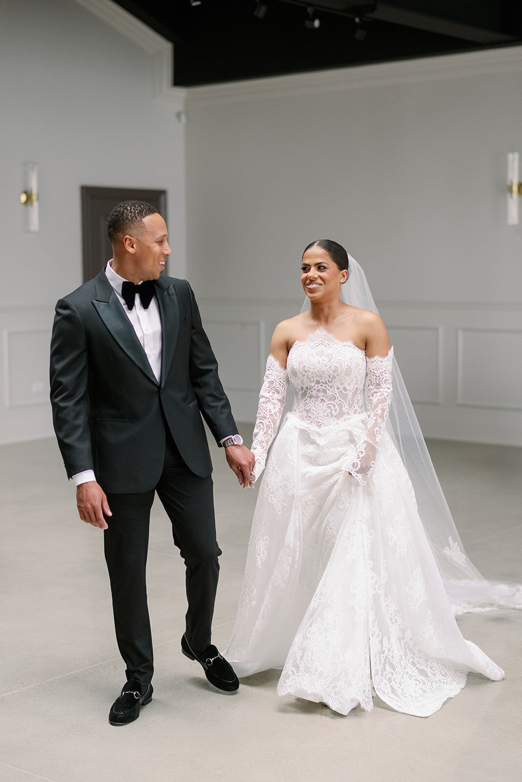 Chicago's top photographer hosting workshop at new blank slate perfect backdrop event and wedding venue