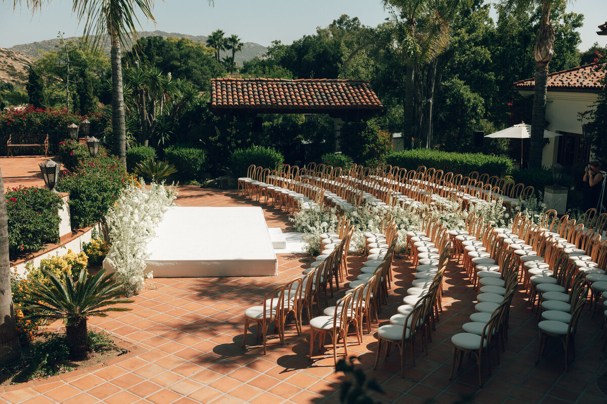 hummingbird-nest-ranch-california-elegant-luxury-wedding-39