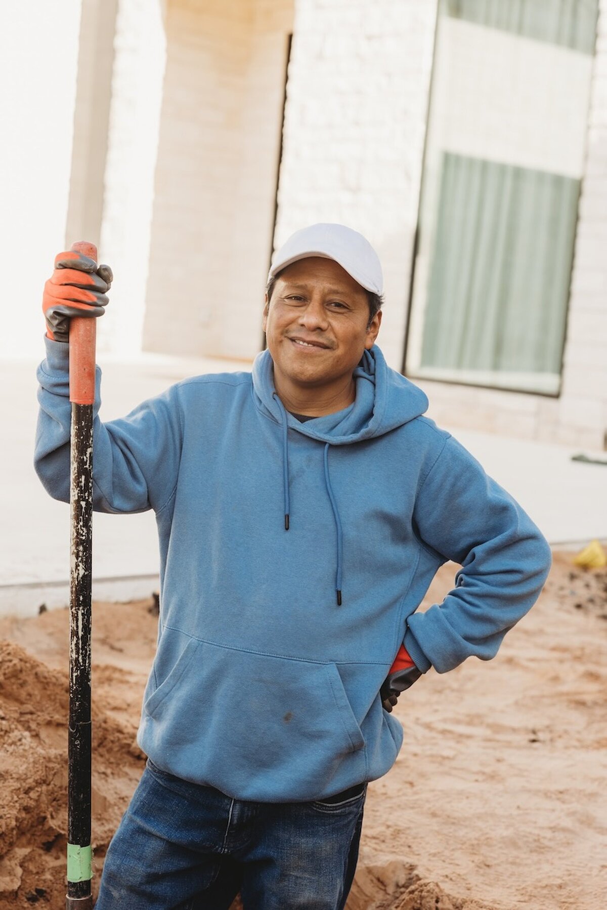 landscape-crew-member-smiling-better-lawns-little-rock