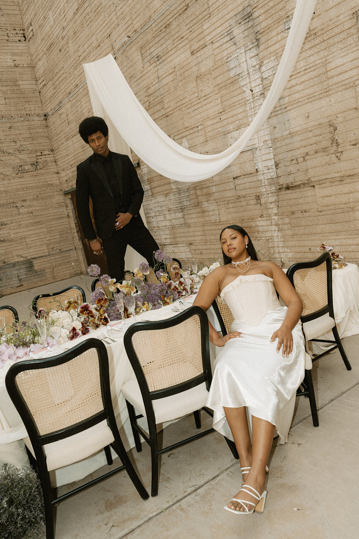 vintage-chic-wonderland-wedding-the-icehouse-arizona-7