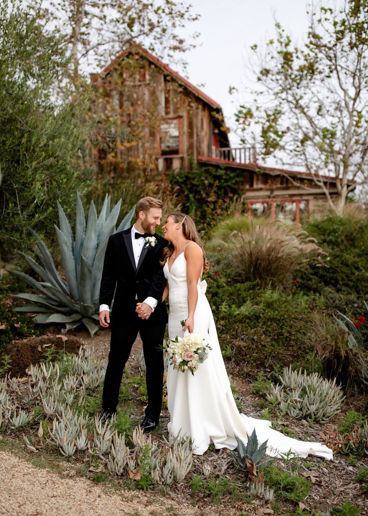 10222023_MaryBeth+BryceWedding_VenturaCA_AnjaJensenPhotography-338