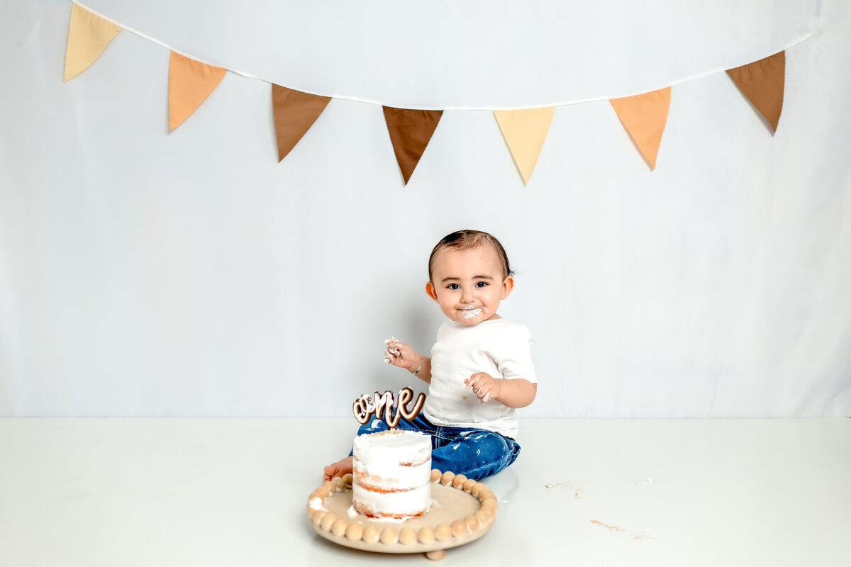 Elona shea photography  smash cake