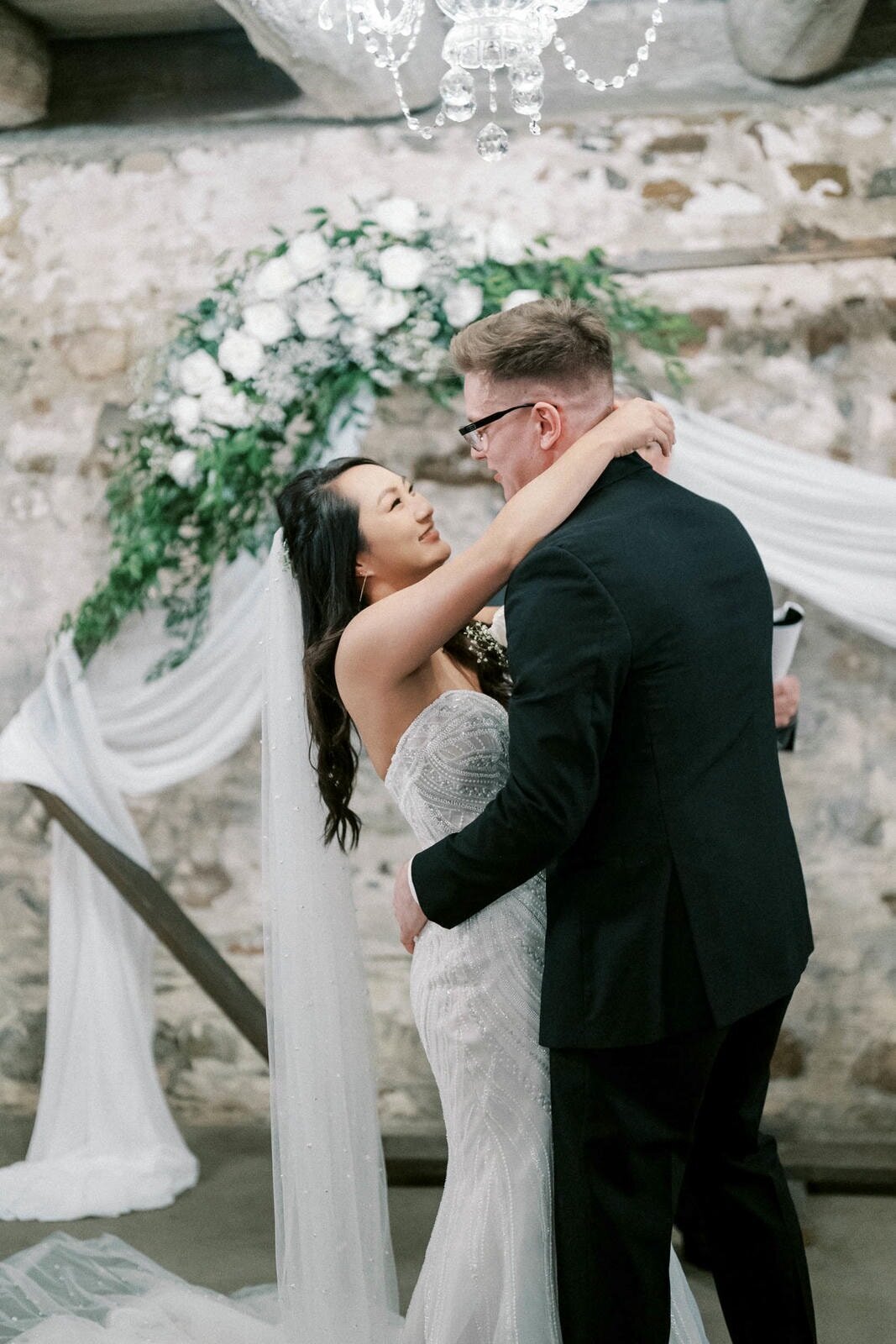 W11-Wedding-Photos-Caledon-Valley-Estate-Eleanor-and-Michael-2024-11-02-2500px-1161