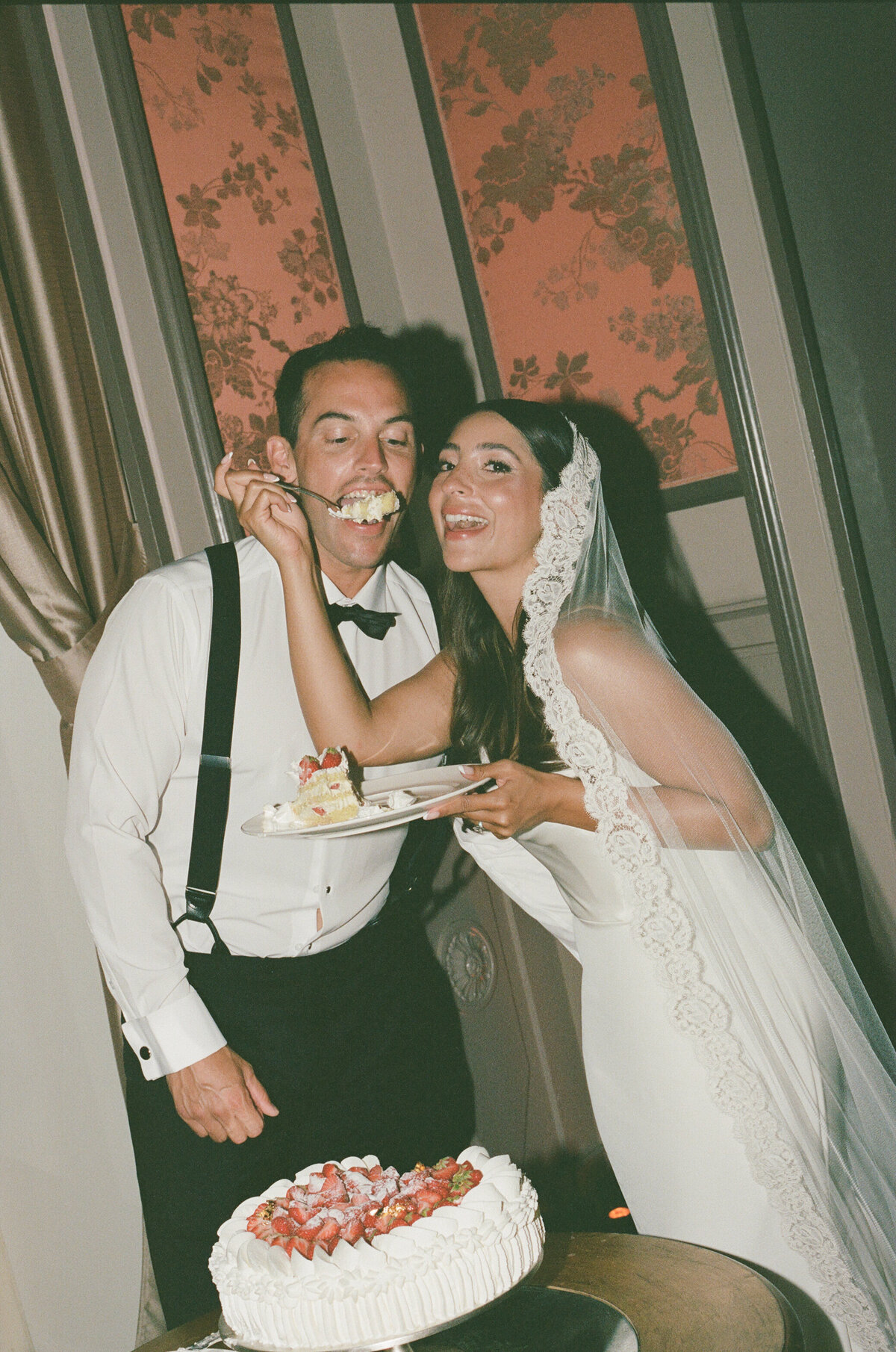 sarrah_kyle_ghtlakecomo_wedding_35mmfilm-152