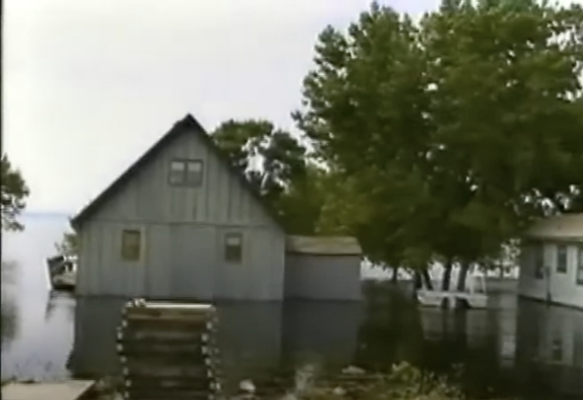 TITLE_The Flood of '93_12.20.21 PM