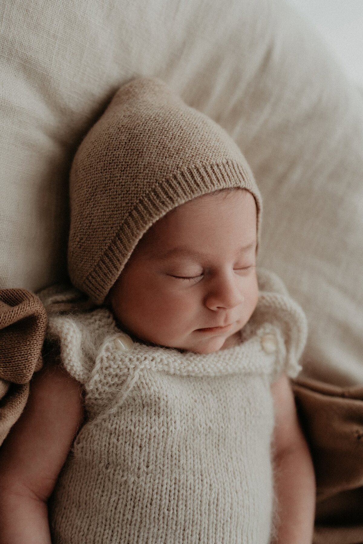 19_ElineFroukje_BuiltbyBritt_brochure-template-canva-showit