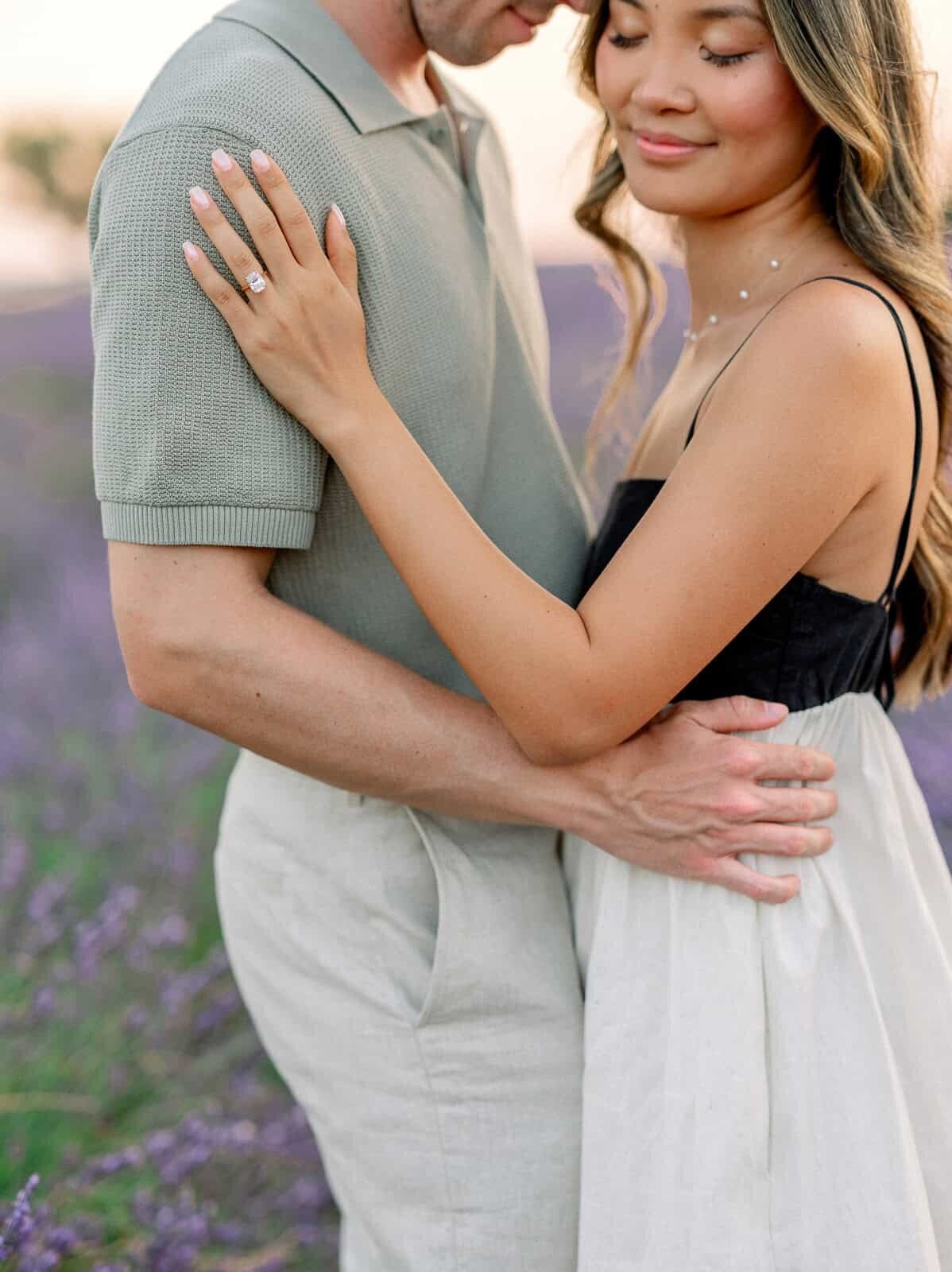 dreamy-proposal-vladislav-and-kathryn-lavender-fields-provence-andrea-marino-photography--23