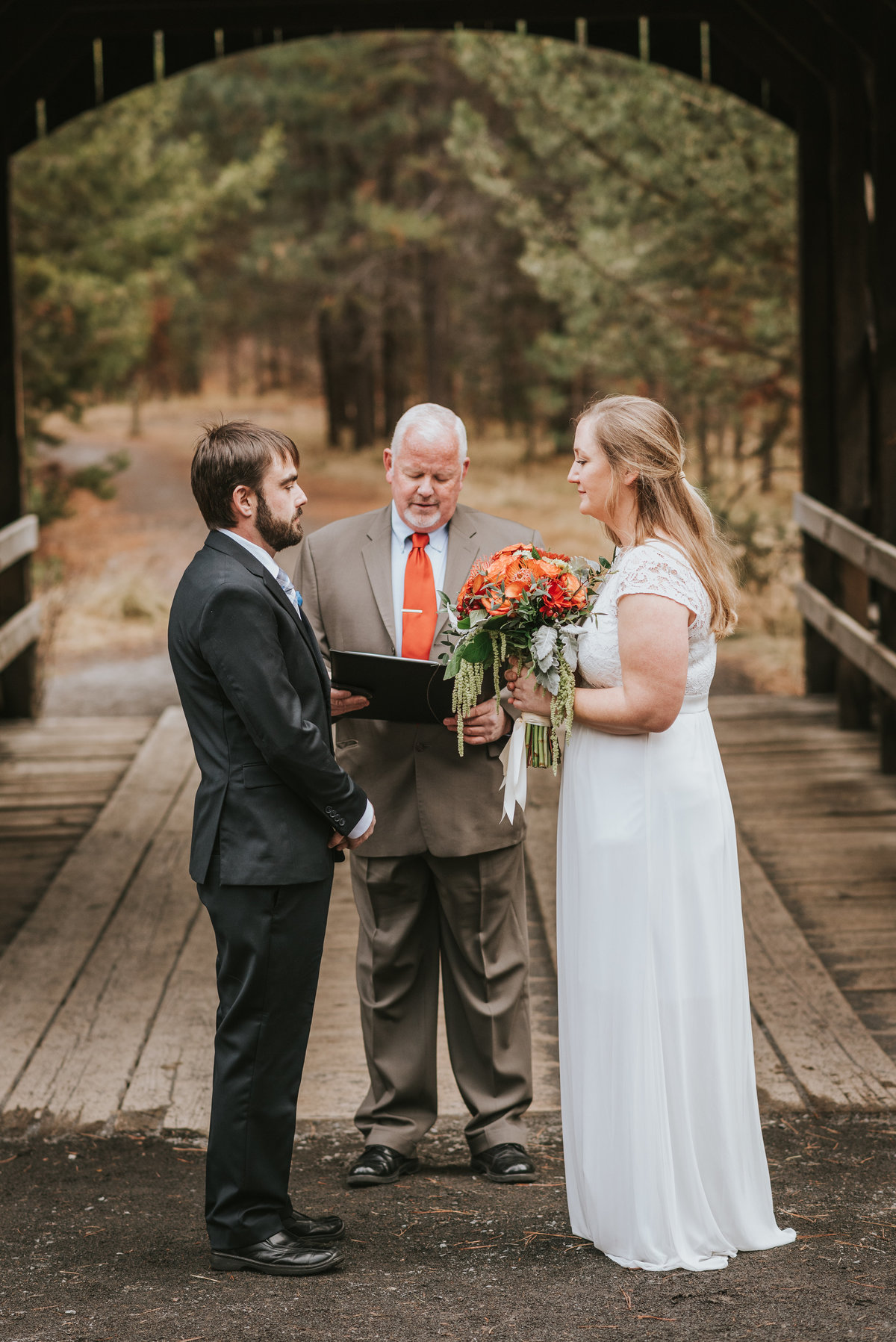 bend-oregon-wedding photographer-elopement-adventure-photograher-meredith-sands-photography -2