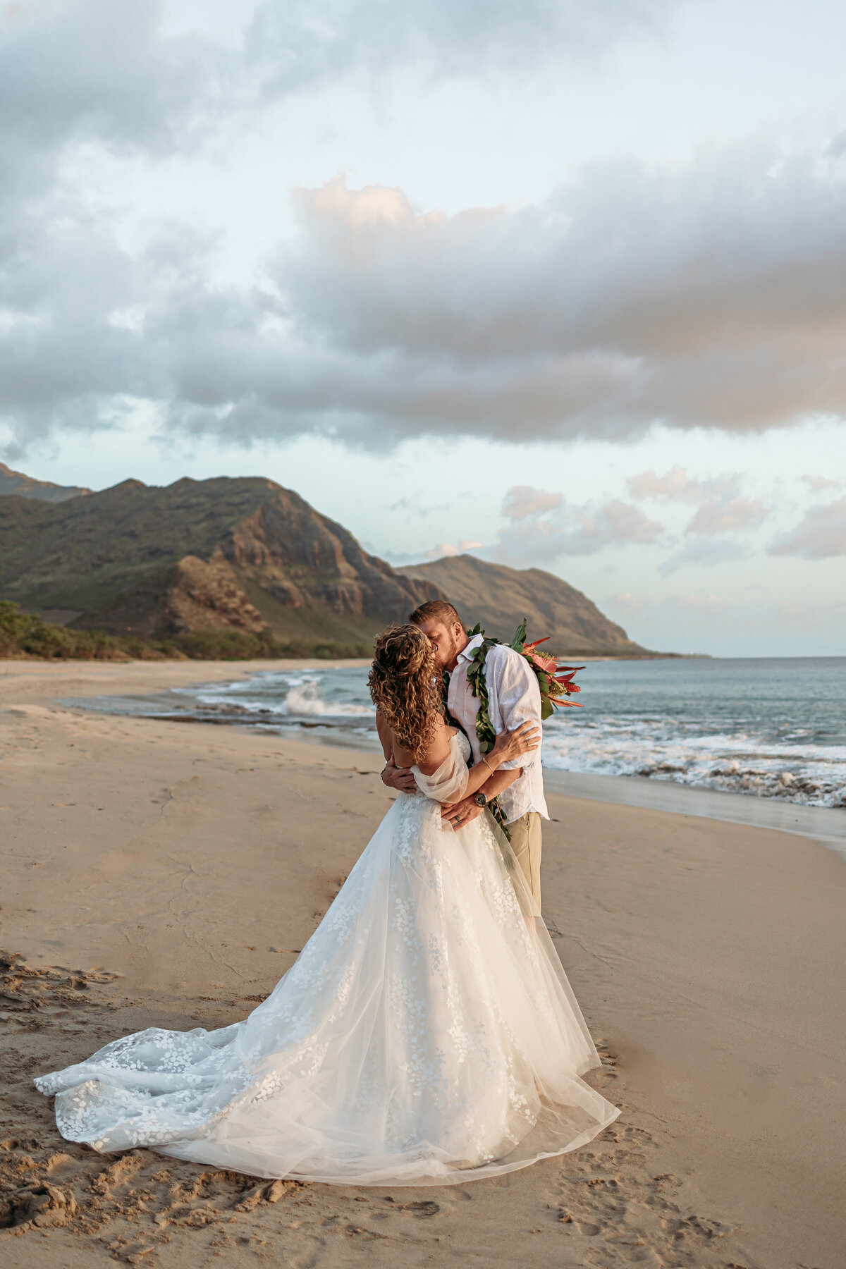 Hawaii-beach-elopement-95