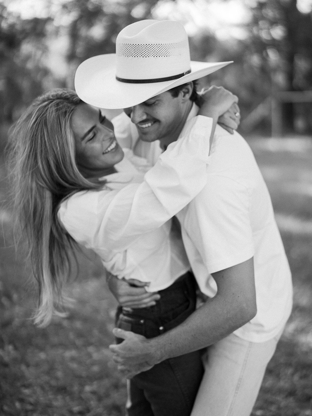 Chic Austin Engagement Photos-4