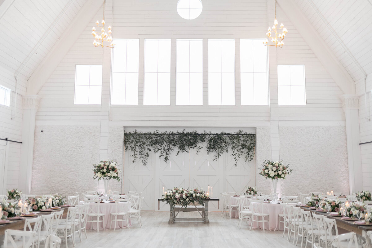 TNAI Taylor & Jordan_Recep Decor-13
