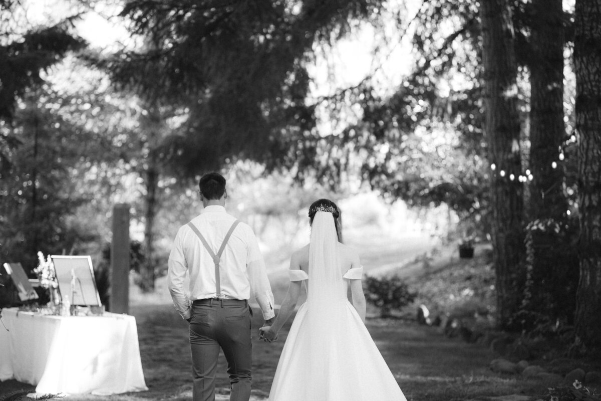 RIVERSIDE WEDDING IN THE OREGON
