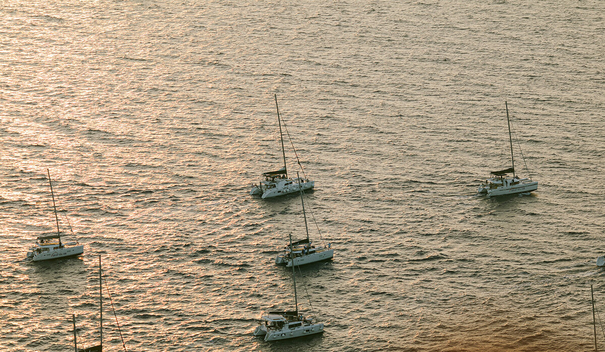 allieandkyle_oia_santorini_greece_lainatortoriciphoto-19