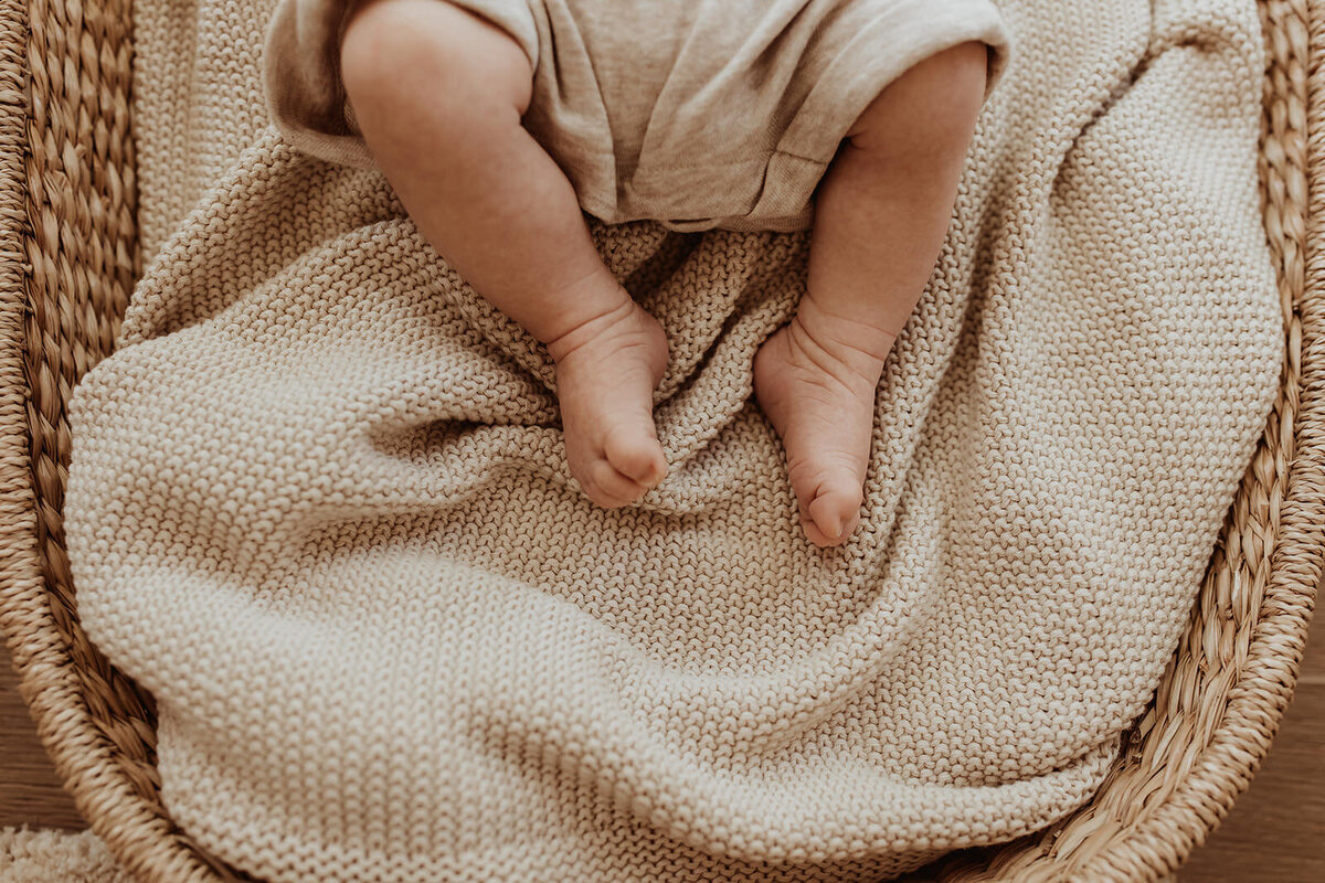 Newbornshoot thuis boho stijl Jolien Leen Fotografie