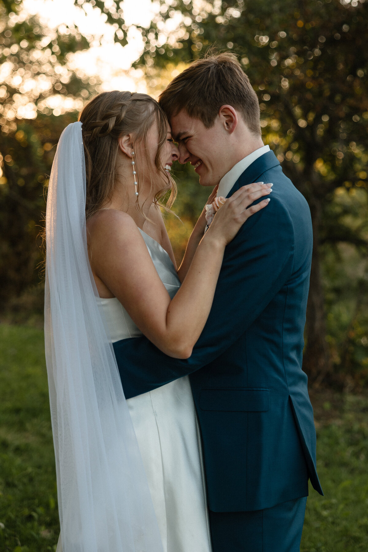 Sydney and Brant's Rustic Midwest Wedding Photography-668