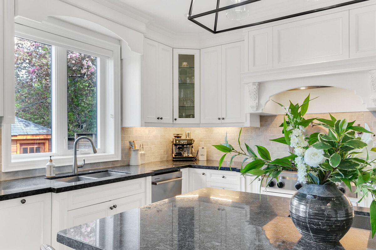 26-web-or-mls-15_004_Kitchen