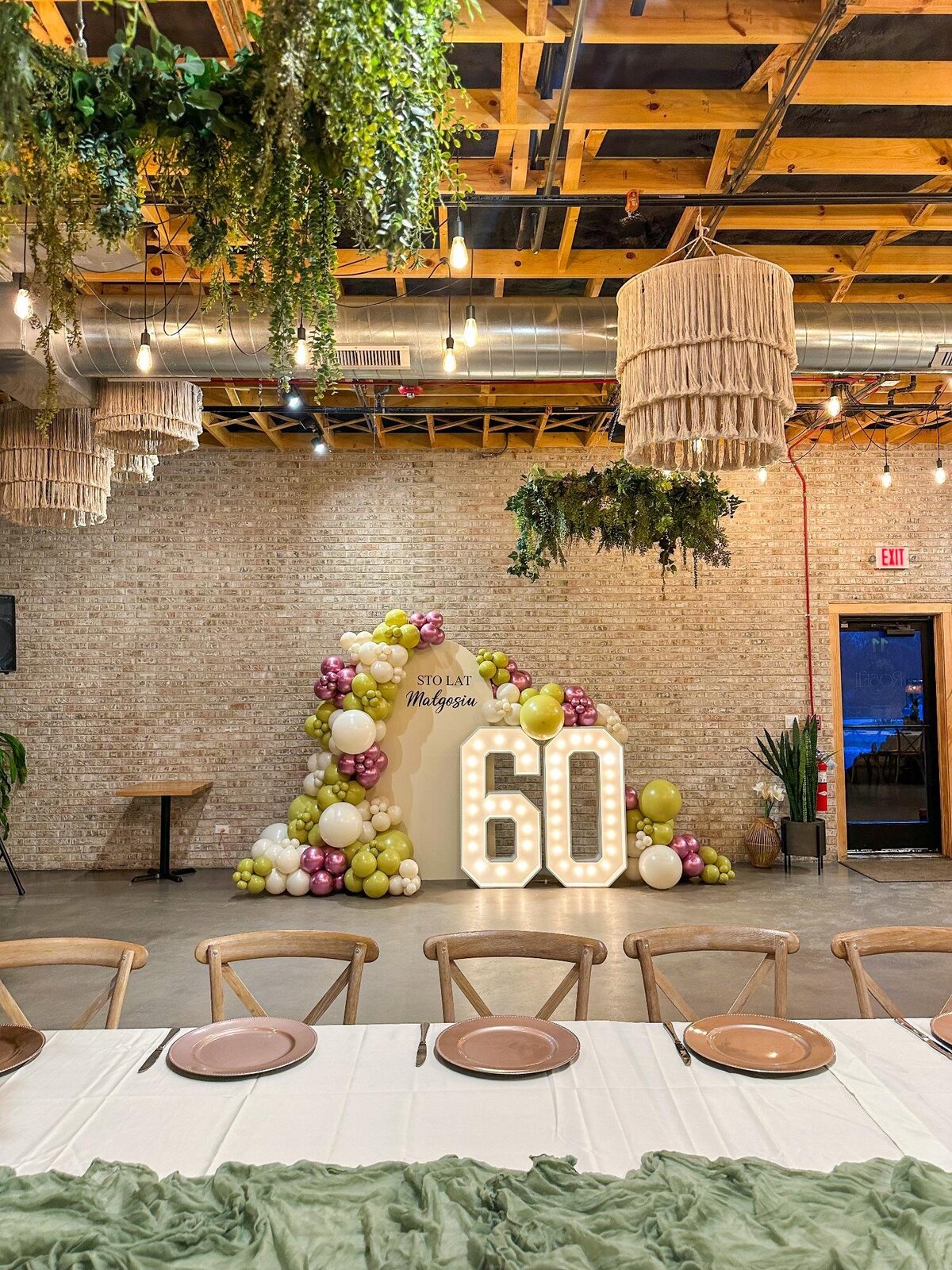 luxury balloons for event