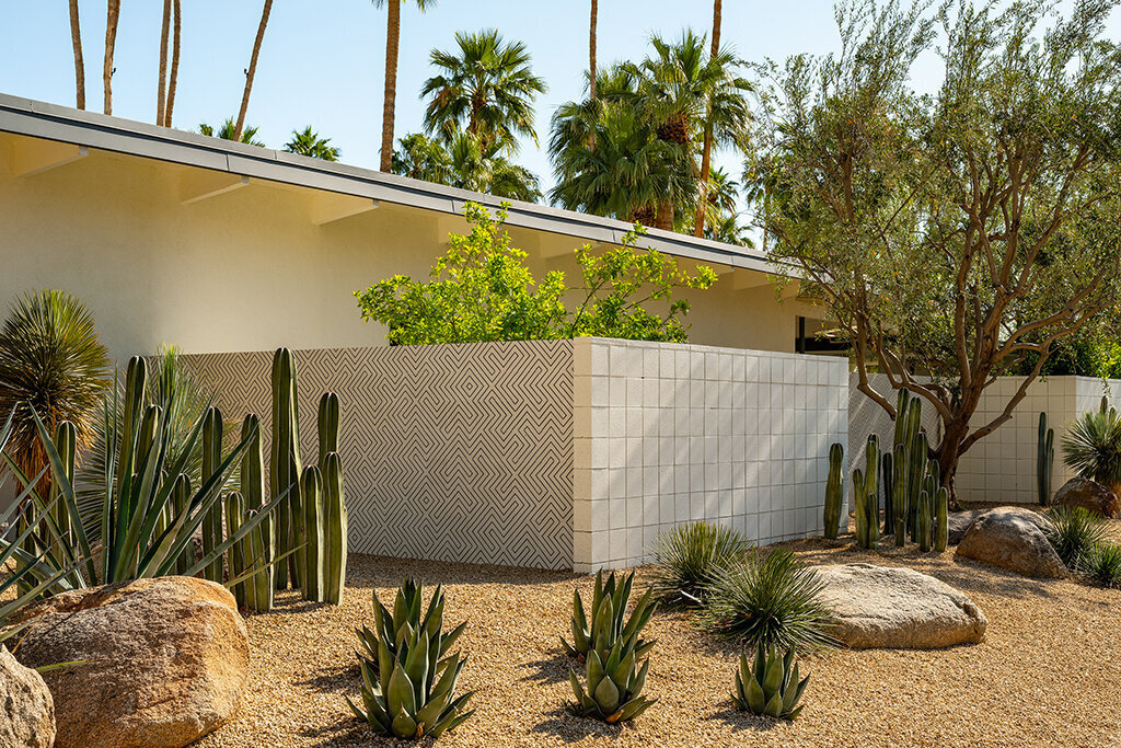 Landscape design at Palm Springs residence designed by Los Angeles architect