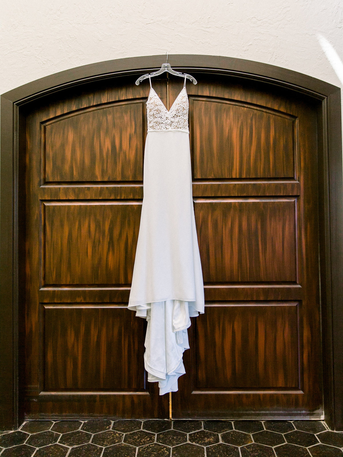 0060_CourtneyHansonPhotography_Elizabeth_Caleb_Wedding-2335