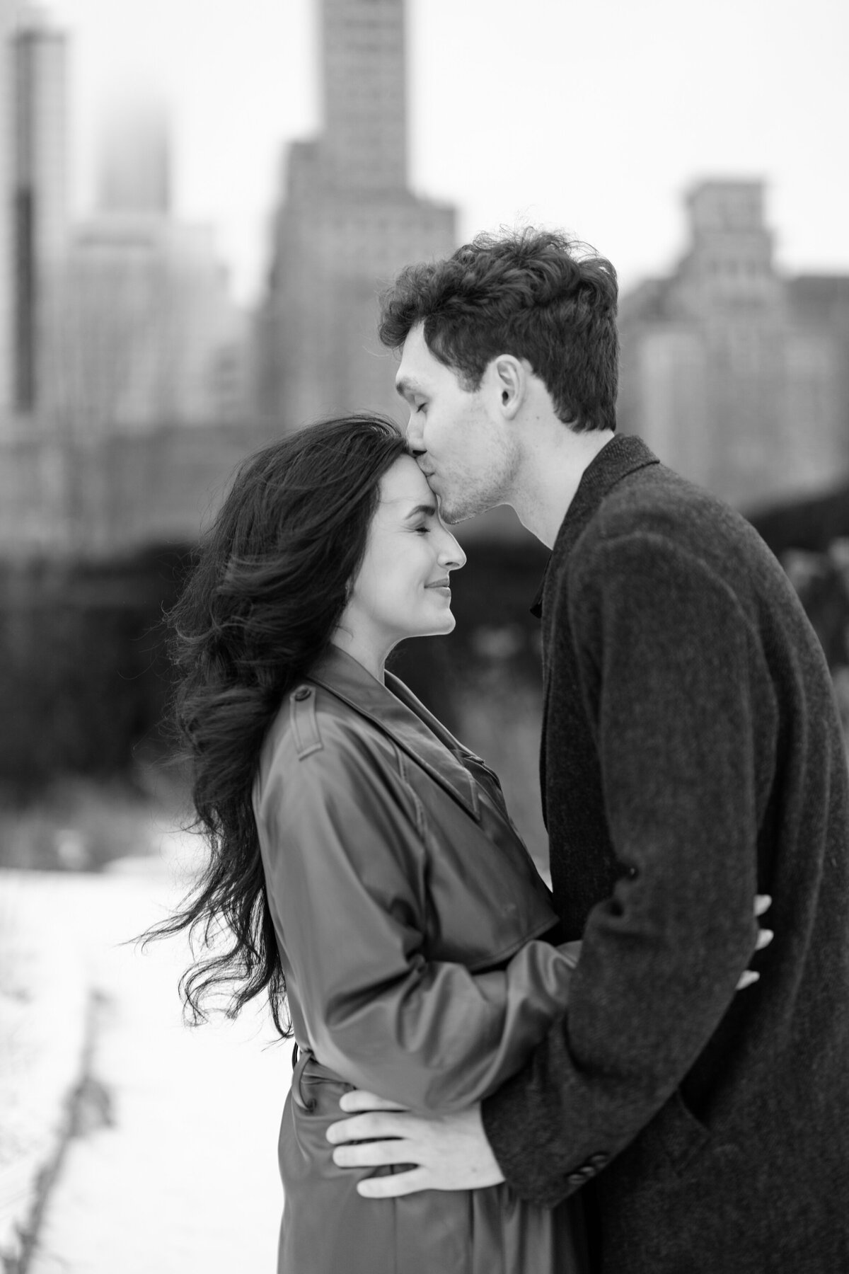 Aspen-Avenue-Chicago-Wedding-Photographer-Hilton-Palmer-House-Vintage-Hotel-Timeless-Editorial-FAV-18