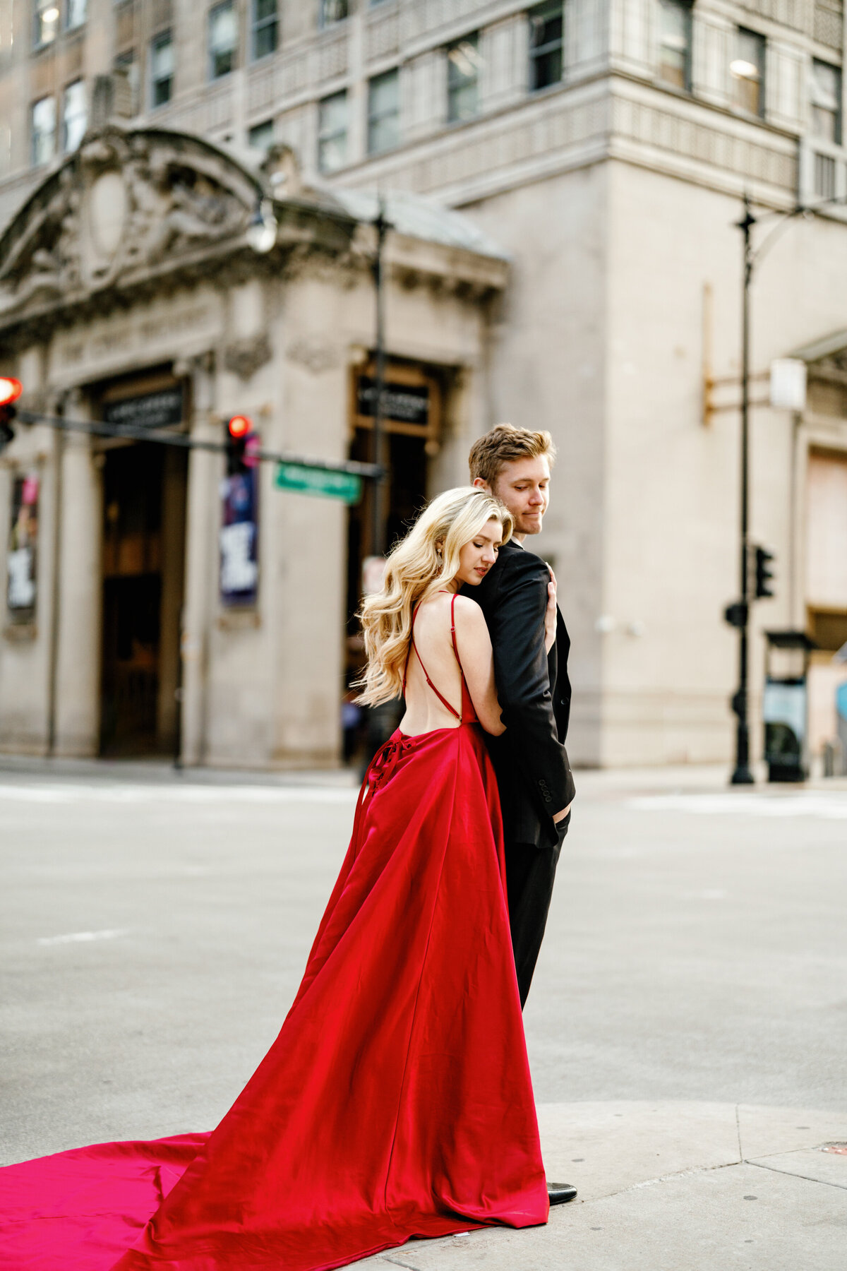 Aspen-Avenue-Chicago-Wedding-Photographer-Lyric-Opera-House-Elegant-Timeless-Classic-Luxury-Downtown-True-to-Color-Bold-Romantic-Chicago-Theater-Lurie-Garden-FAV-59