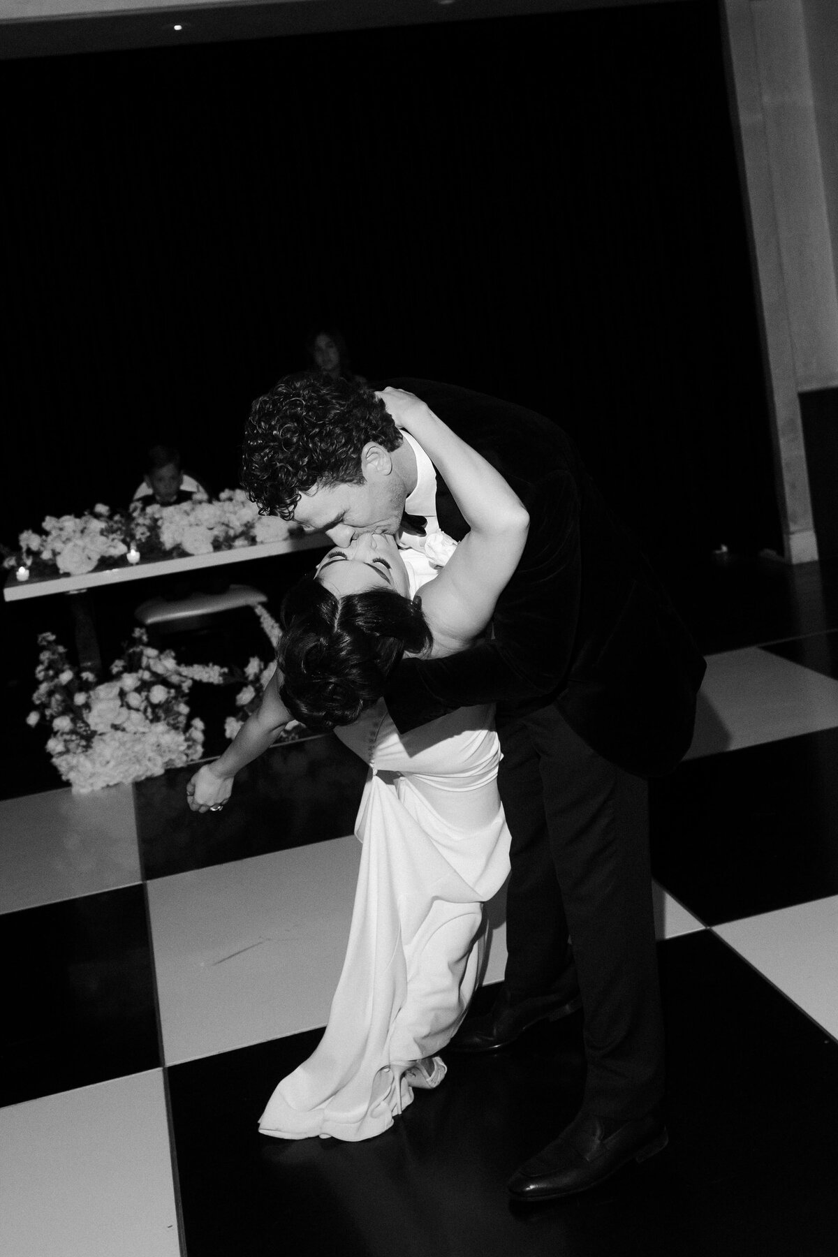 105riskyexposure_andrea-george_las-vegas-elopement-photography