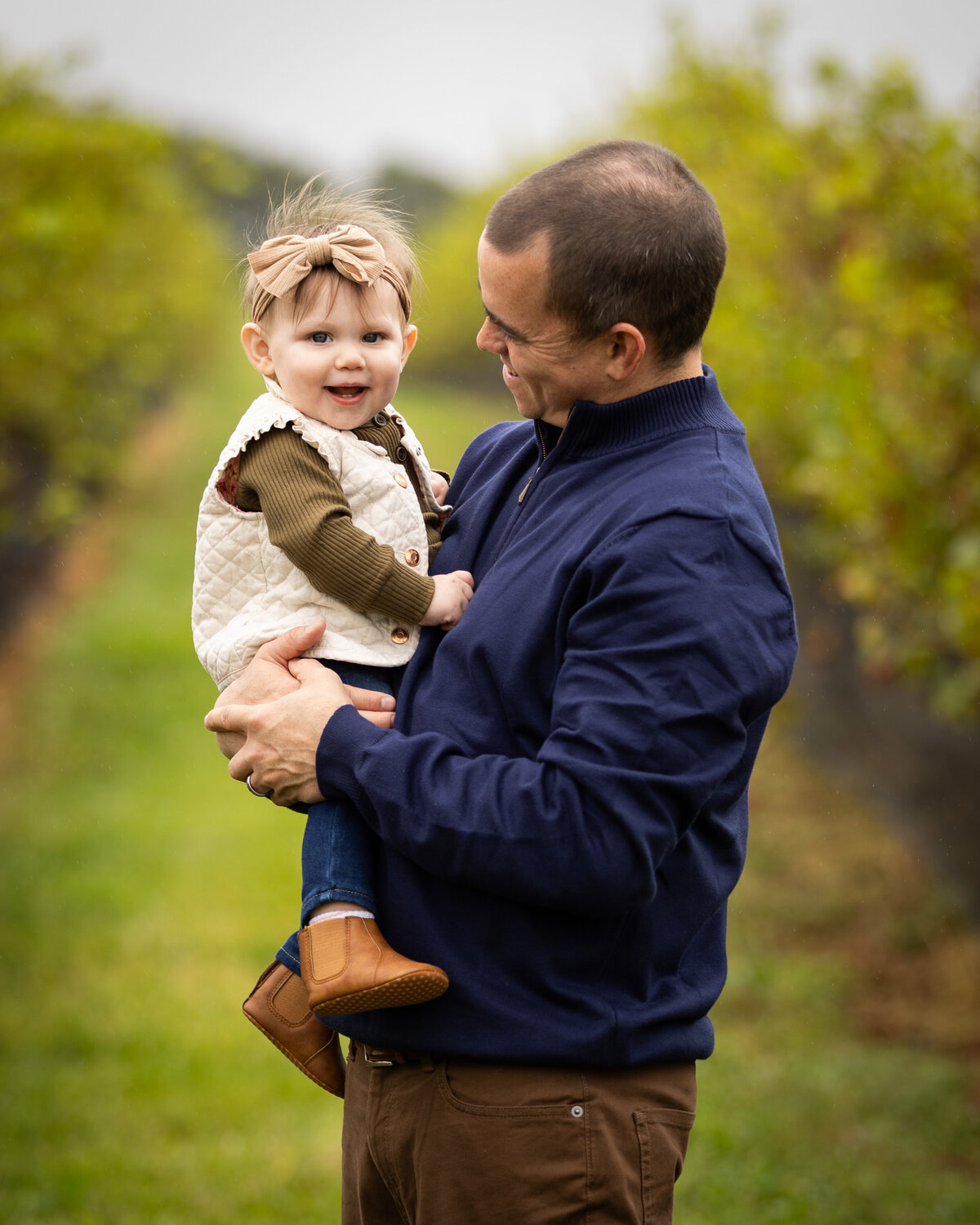 family session, vineyard, wallingford, ct photographer, alyssa michel photography, love, family, home, little girl