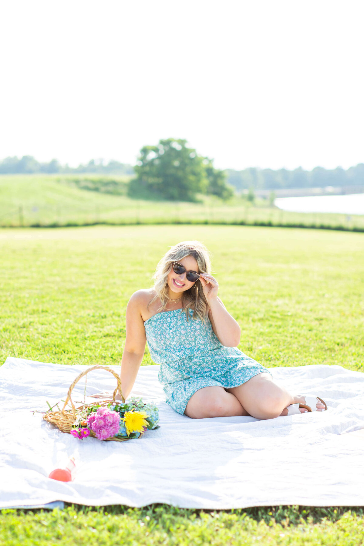 Spring Picnic Styled Senior Photoshoot42