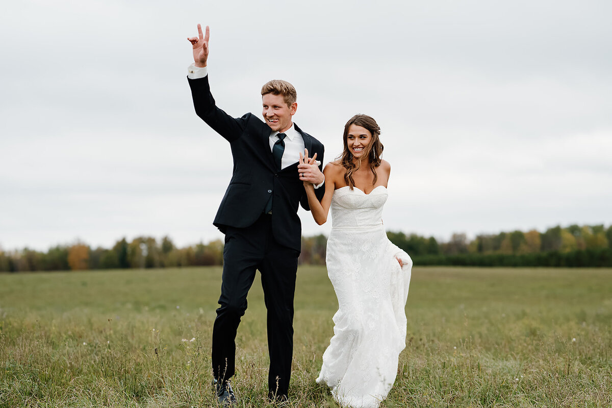 late-september-wedding-in-bluebelle-event-venue-88