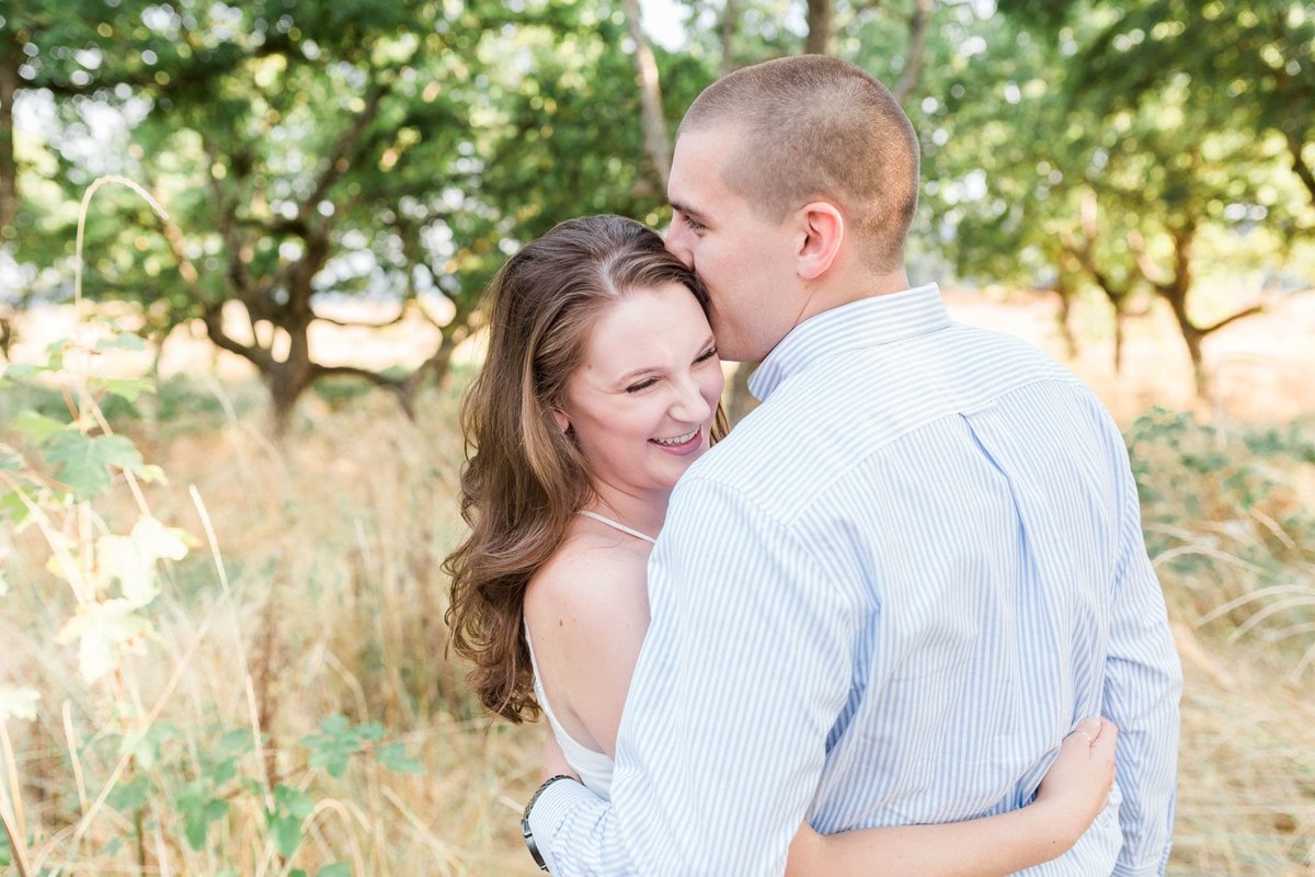 powell-butte-portland-engagement-photos-3-min-min