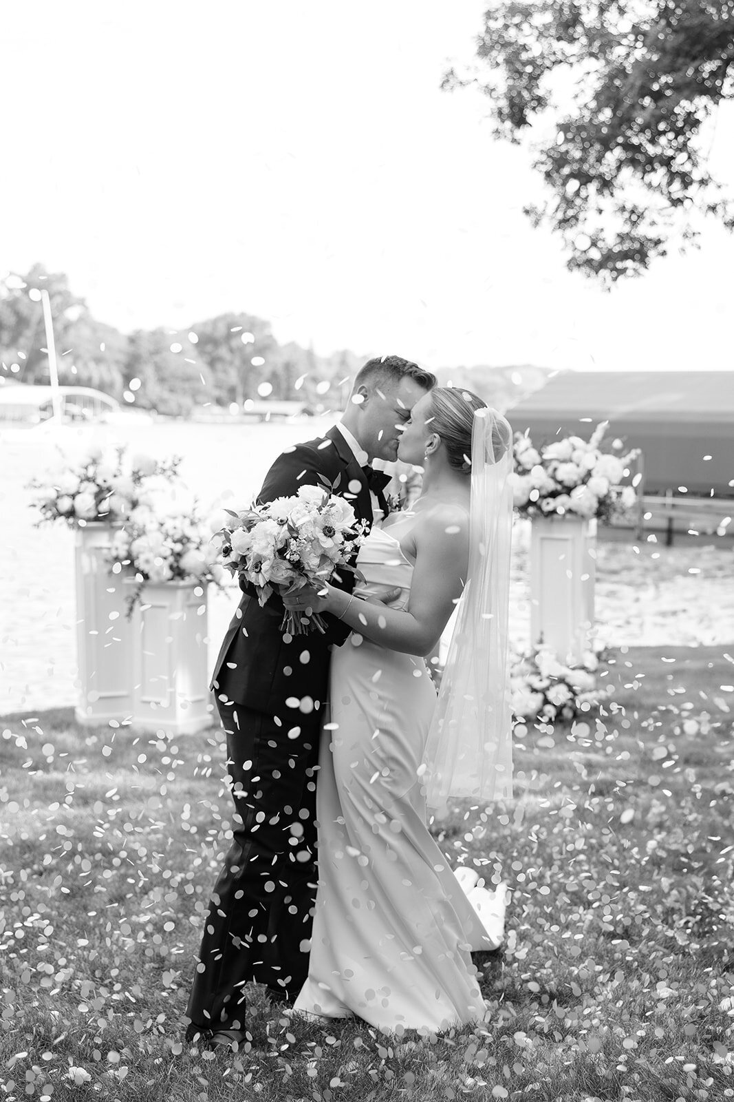 loui_photography_wayzata_intimate_wedding_jules_matt_-73