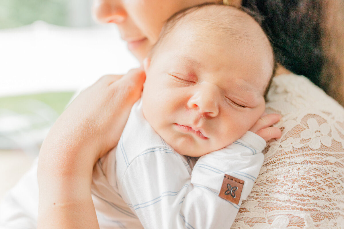 in home lifestyle newborn photography session in framingham massachusetts8
