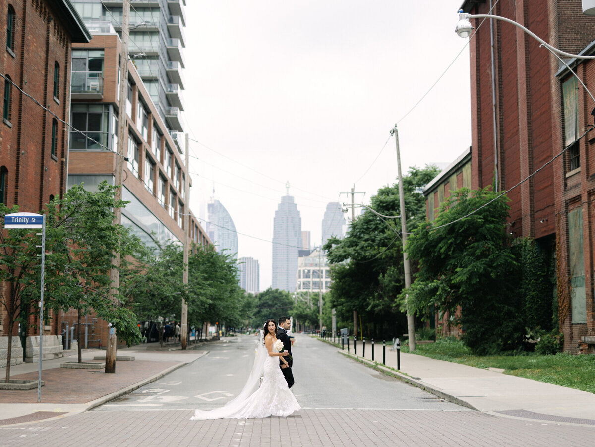 Lauren&GeorgeSneakPeeks-0046Retouched