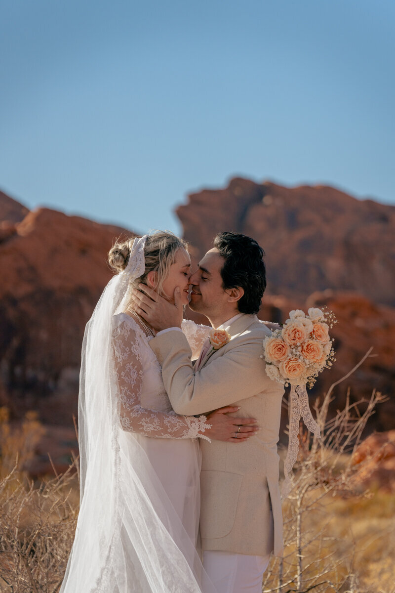Valley-of-fire-elopement-photographer-2