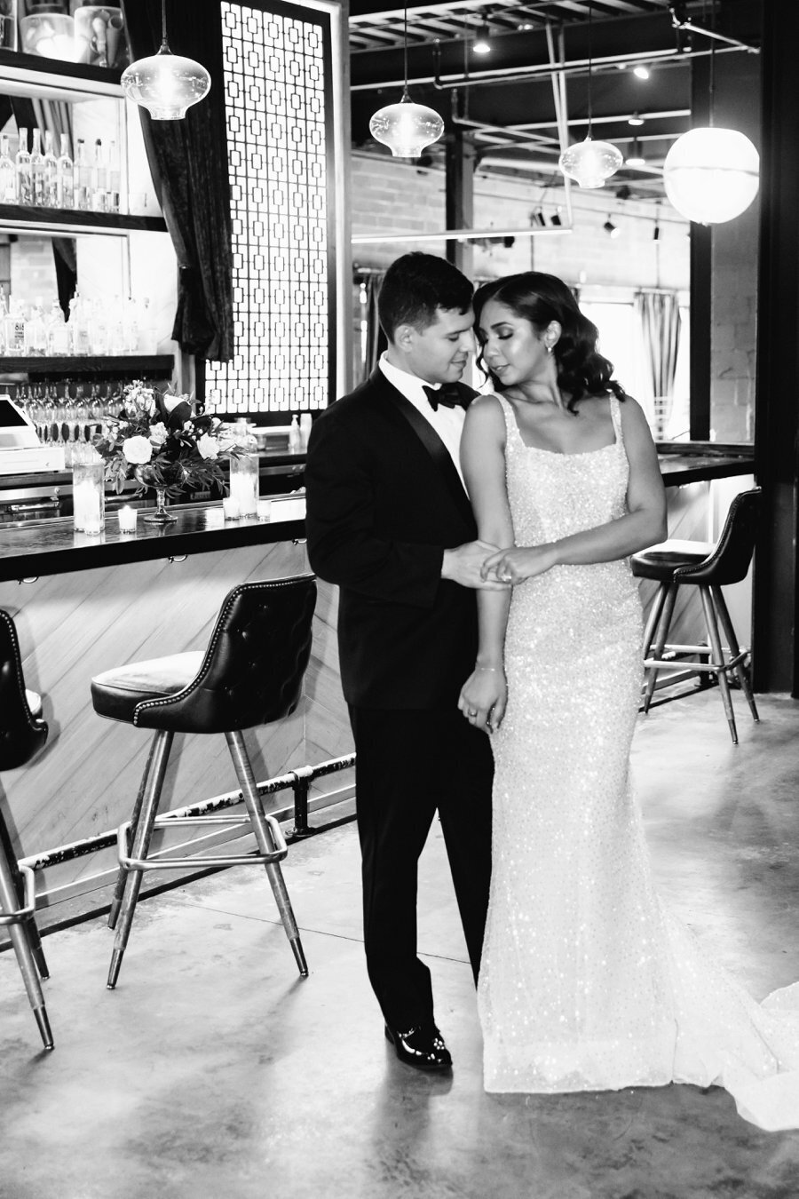 dec-on-dragon-1873-2_dallas-wedding-photographer-fort-worth-wedding-photographer
