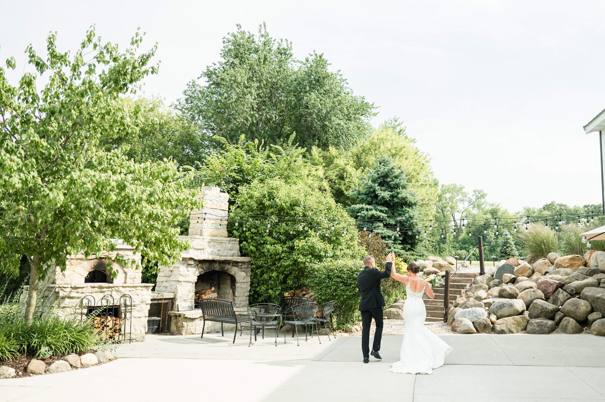 Harvest-Moon-Pond-Wedding-Venue-Wisconsin-83