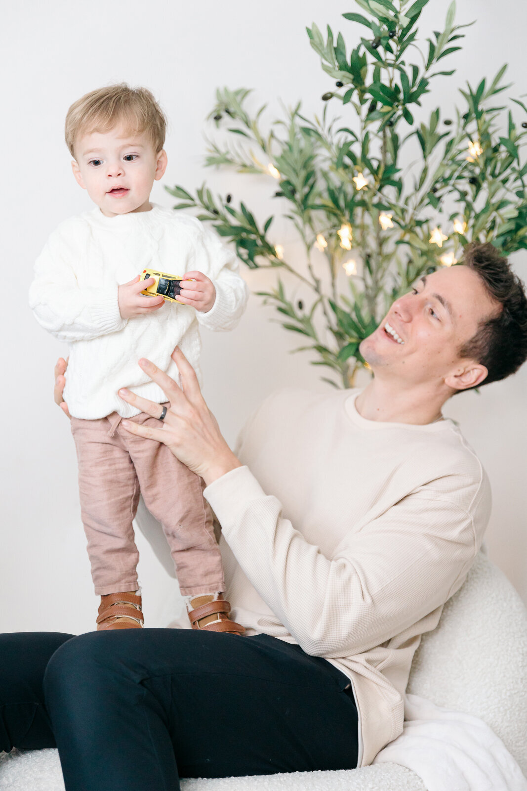 Christmas-family-portrait-studio-Boulder