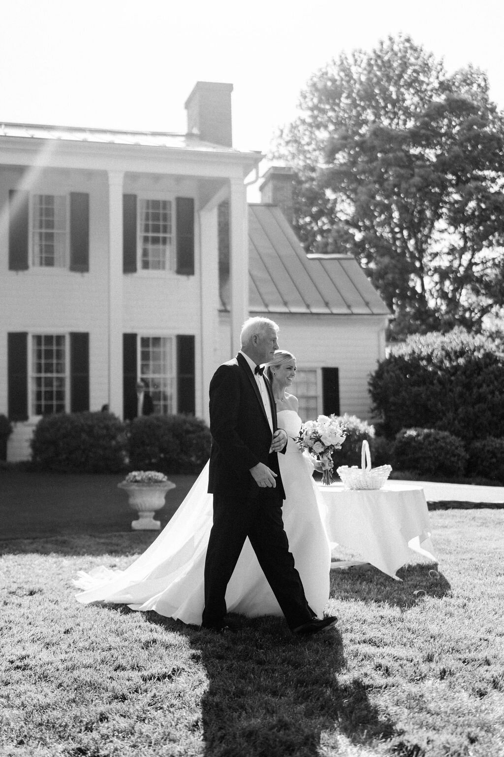 NikkiSanterre_EastCoastLuxuryWeddingPhotographer_CliftonInnWedding_Sky&Ryan-524