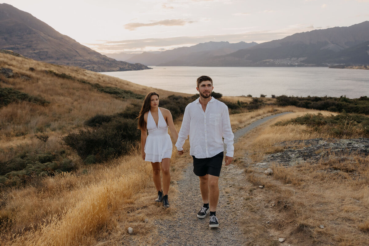 Queenstown couple photographer, couple photo session at Jacks Point