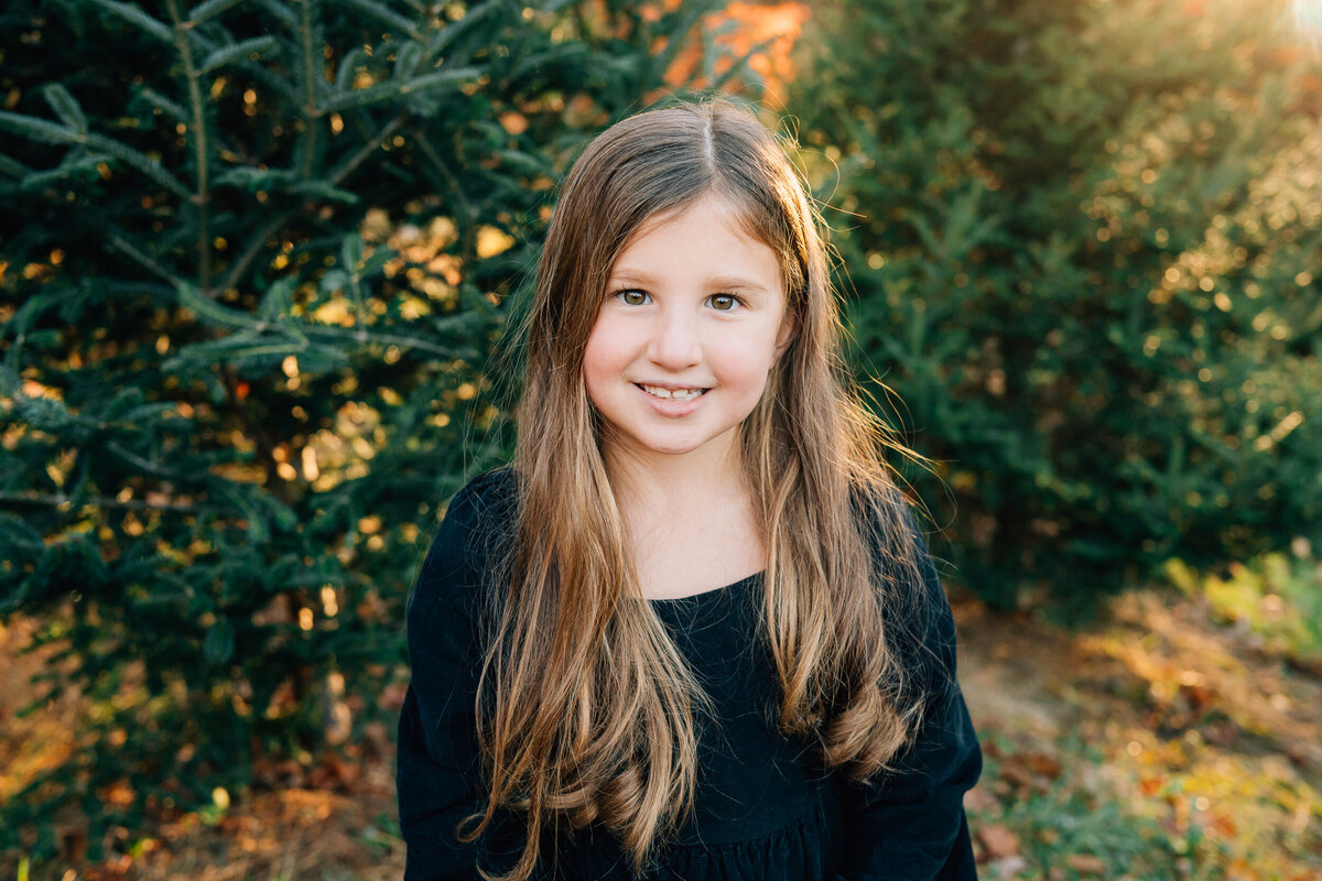 Christmas Tree Farm Mini Sessions | Connecticut Family Photographer-14