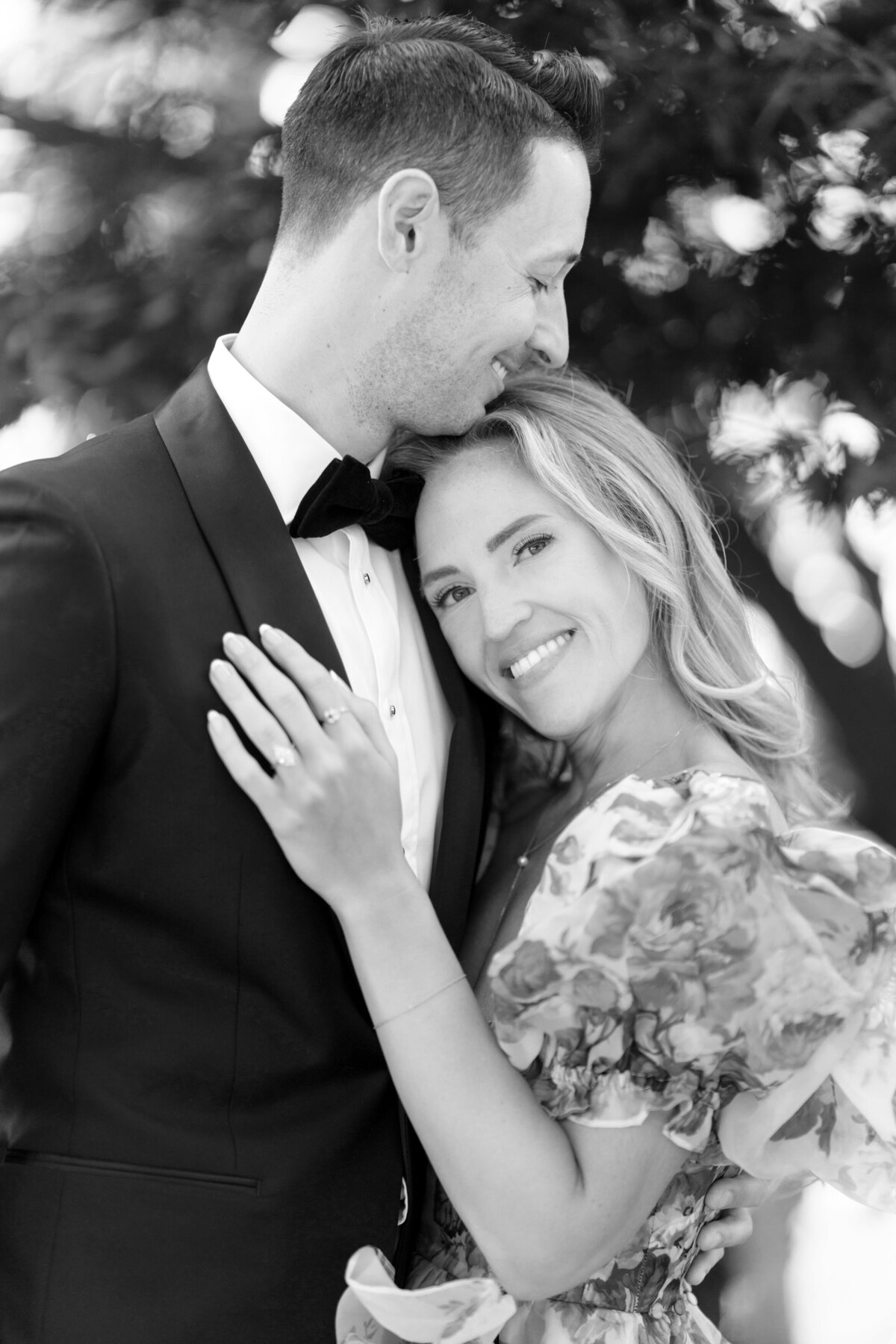 Berlez-Aspen-Avenue-Chicago-Wedding-Photographer-Engagement-Session-Chicago-Botanic-Garden-Selkie-Luxury-Editorial-True-to-Color-126