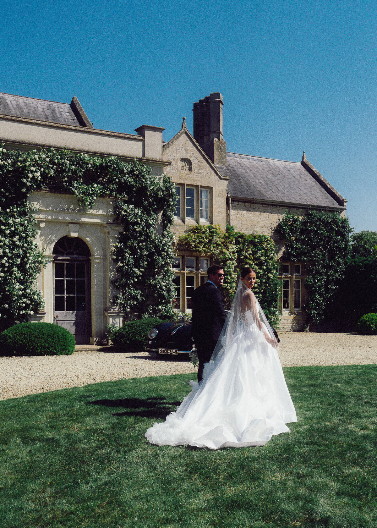 12. euridge-manor-wedding-photography-cinematic-bridal-portraits-146