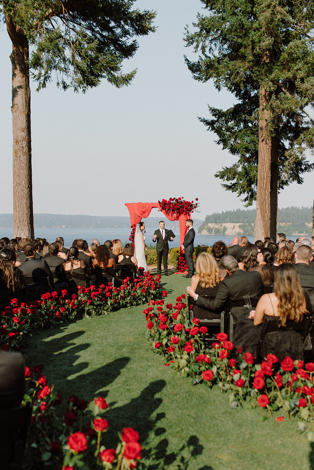 Red-Rose-Wedding-FLORA-NOVA-DESIGN-SEATTLE-00010