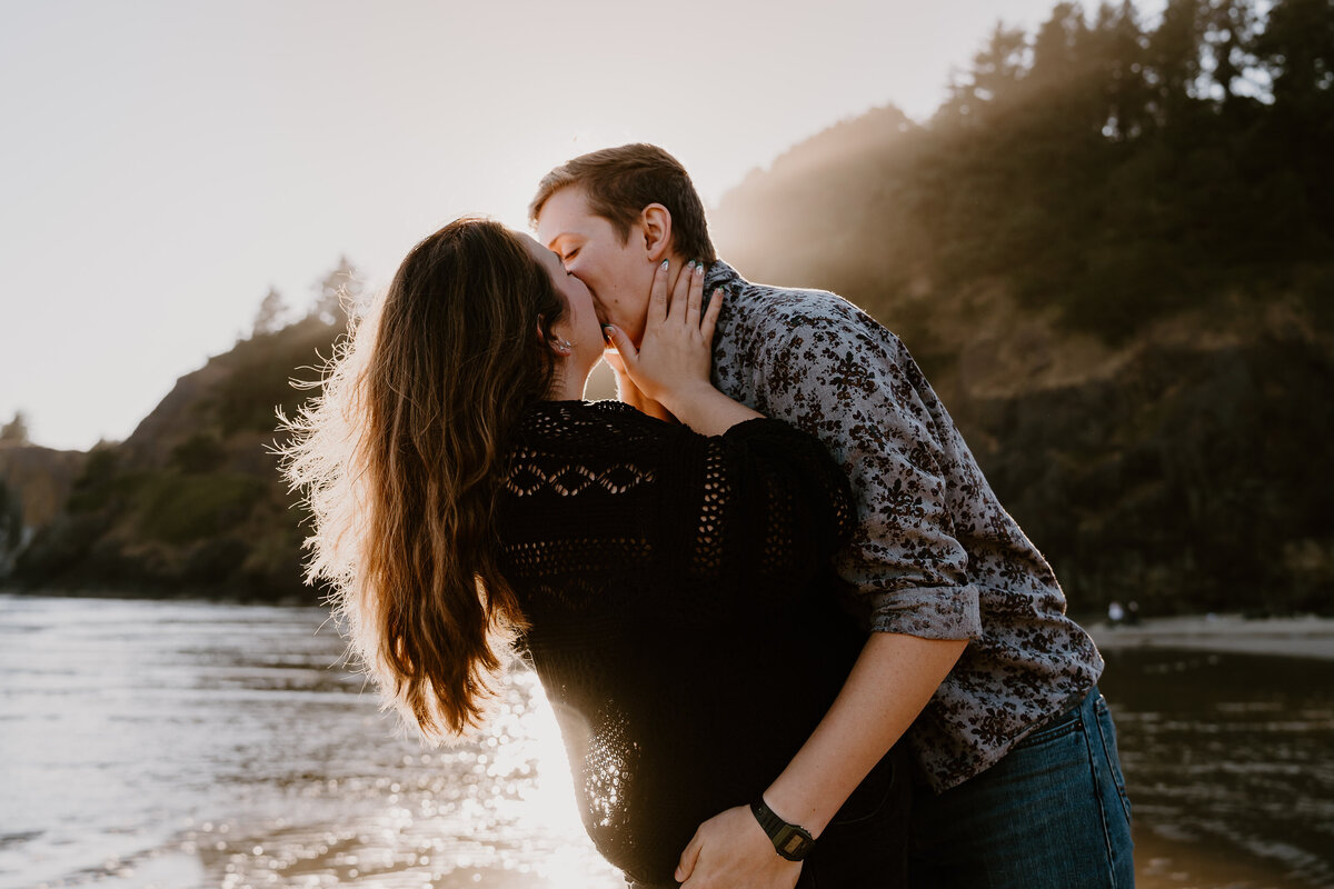 engagement photos on oregon coast by magnolia june visuals