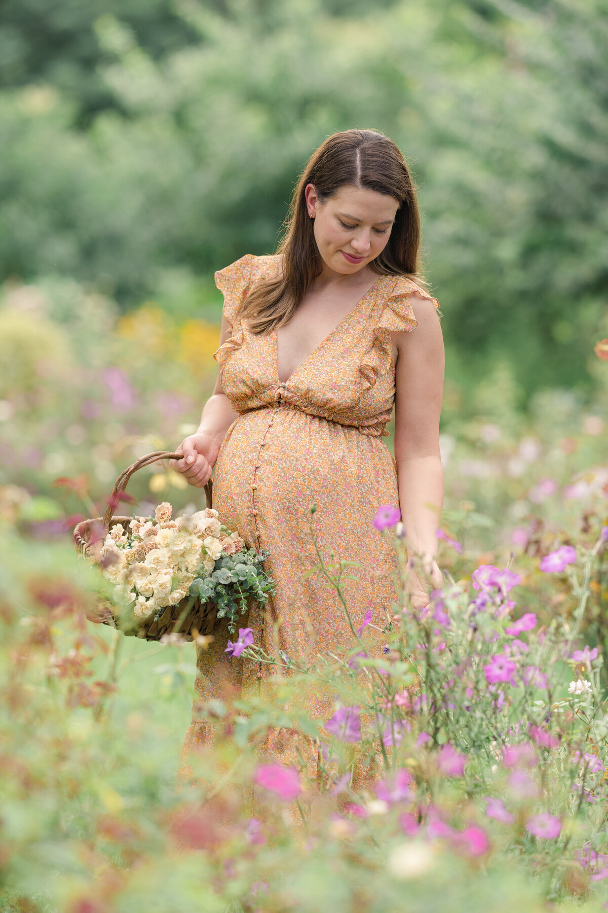 Bartram_Gardens_Summer_Maternity_Photoshoot-24