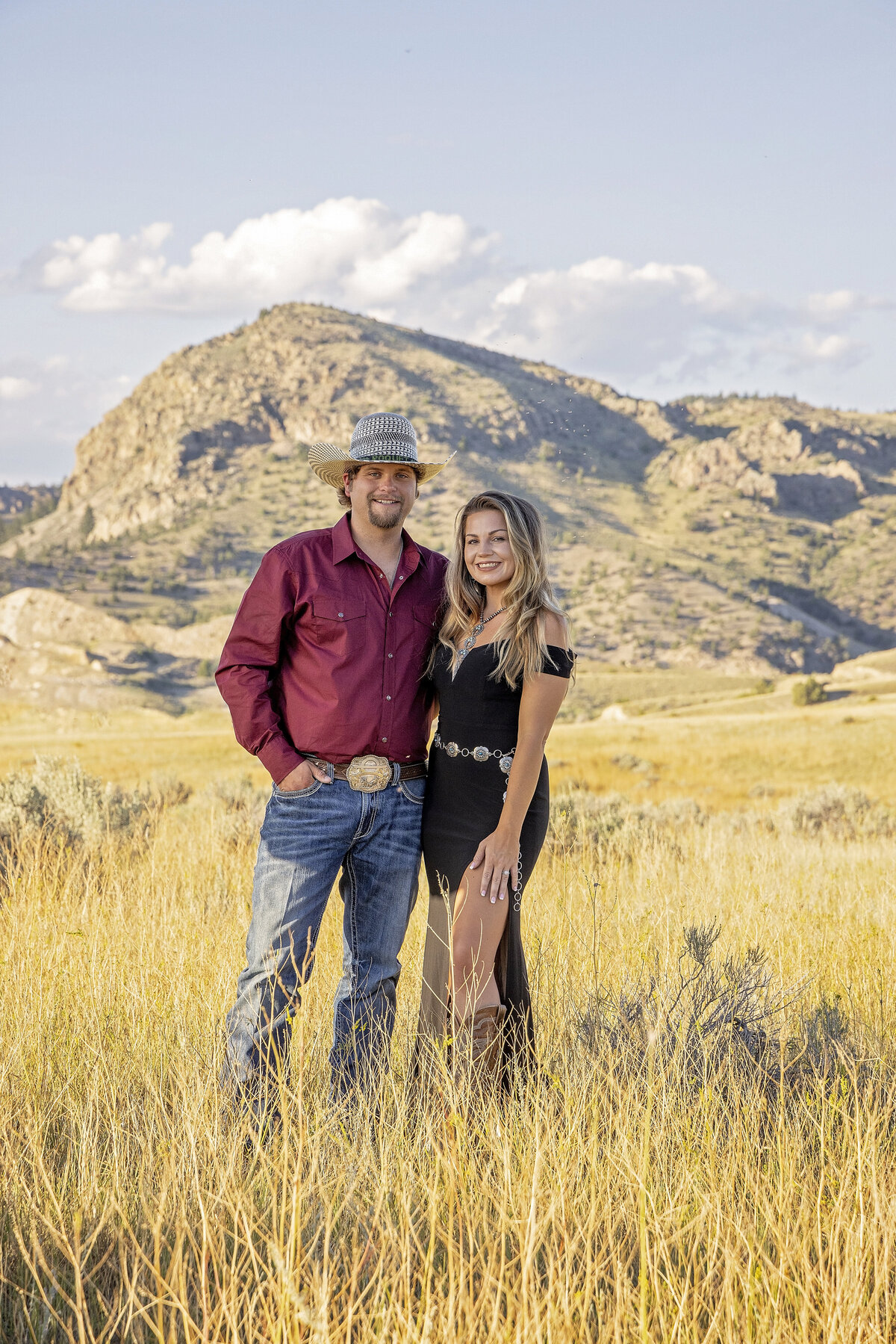Shanna-Mae-Photography-Montana-Photographer-Engagement-Couples-Classy-Western-Mountains-Sunset-Ennis-Bozeman-002