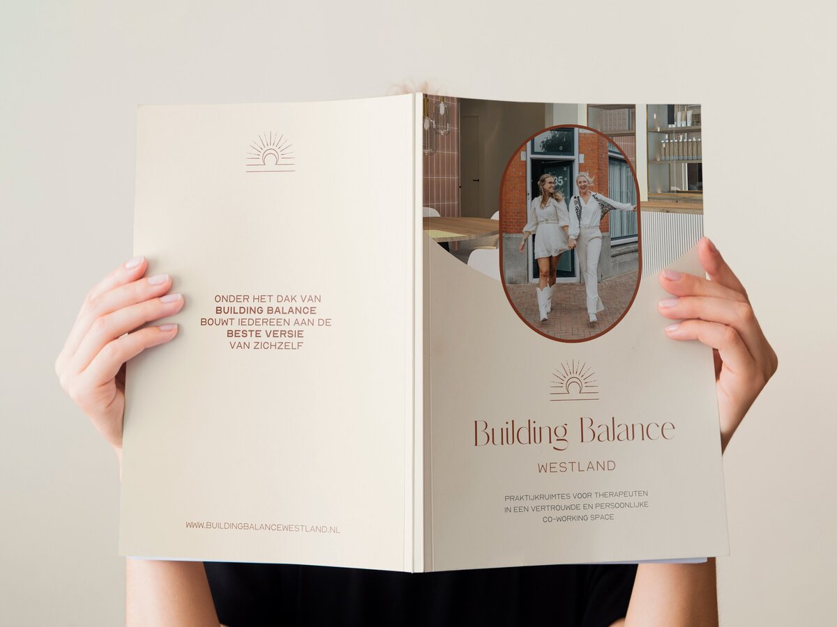 BB brochure beige